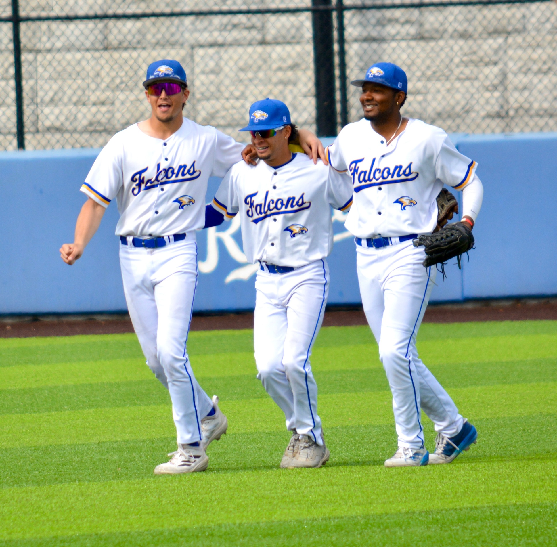 Baseball Sweeps Calvary