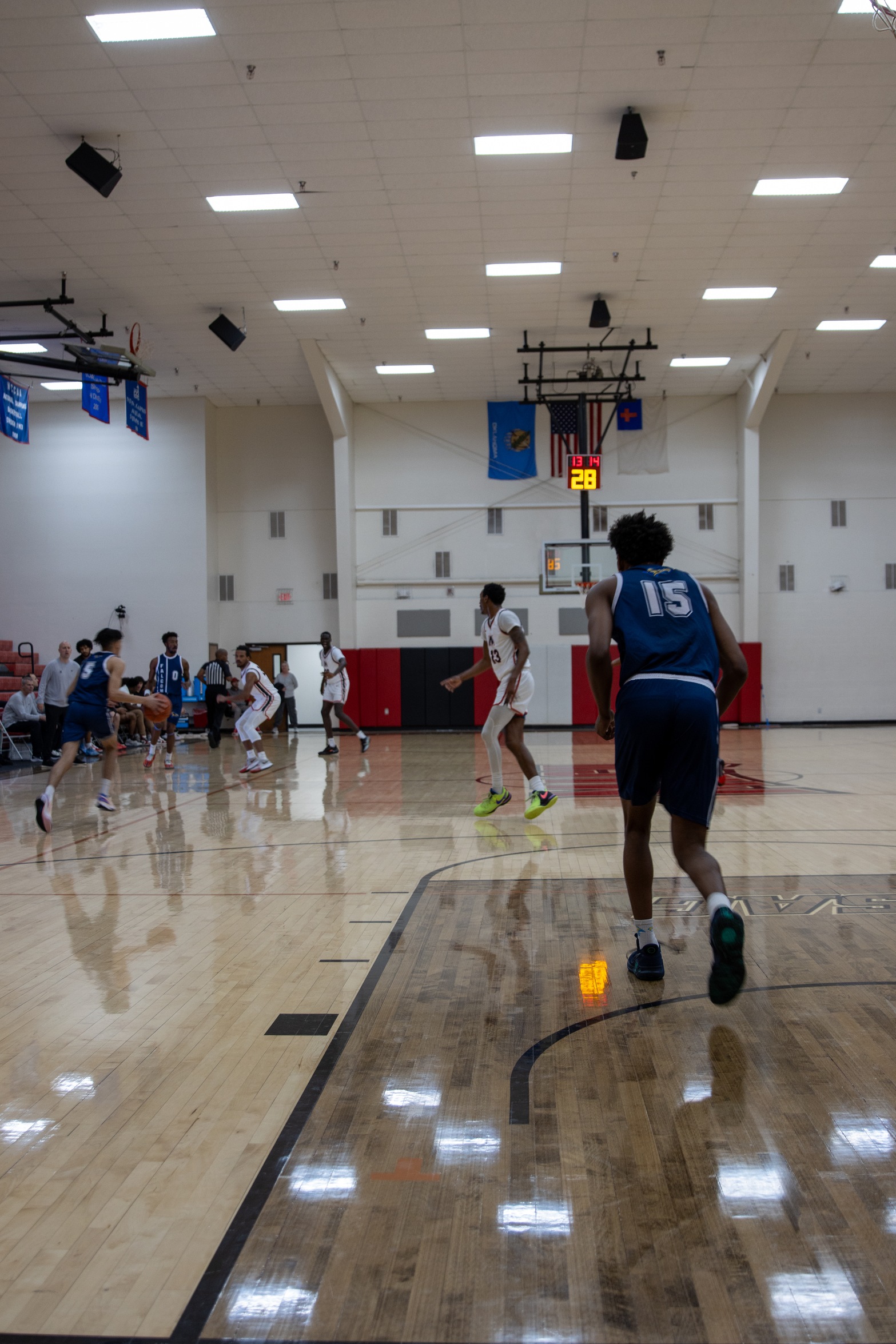 Men's Basketball Grits Out Win at Barclay